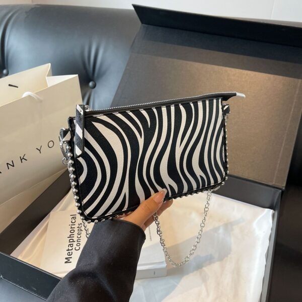 Western Style Niche Casual Crossbody Underarm Women's Bag - Image 4